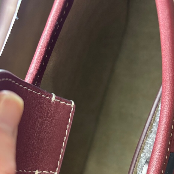 Chic Burgundy and Black Checkered Shoulder Bag - Picture 4 of 5